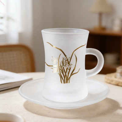 Beli Set cangkir teh kaca dengan konstruksi kristal bebas timbal dan stiker bunga dekoratif sempurna untuk penyajian teh atau kopi yang elegan pembuatan online